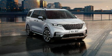 Kia открыла в России продажи обновленного Carnival