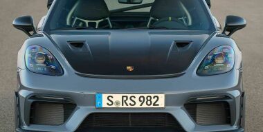 Porsche показал самый экстремальный Cayman