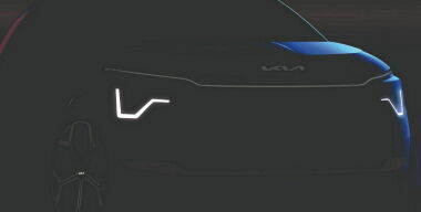 Kia показала тизеры нового кроссовера Niro