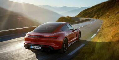 Porsche Taycan получил «заряженную» версию GTS