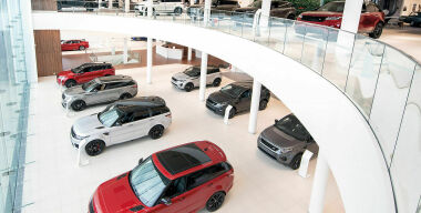 Почему в России сокращается число официальных автодилеров