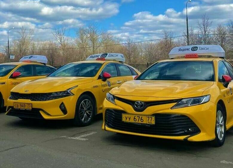 Изображение Почему таксисты все чаще выбирают Kia K5, а не Toyota Camry