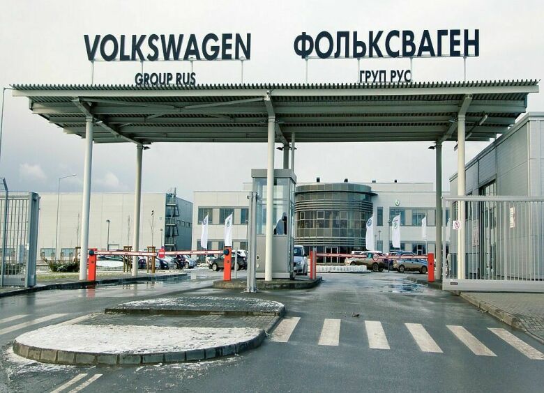 Изображение Volkswagen, вслед за Toyota, может остановить свои заводы