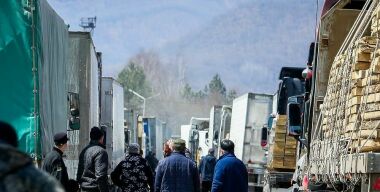 С российских дальнобойщиков вымогали по 200 000 рублей за проезд в Китай