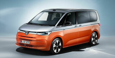 Volkswagen запустил производство Multivan нового поколения