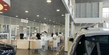 Новых машин нет и не будет: авторынок России продолжает лихорадить