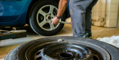 Гидрометцентр рассказал, почему москвичам нельзя «переобувать» свои машины в октябре