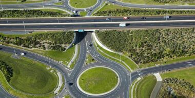 Как ГИБДД штрафует за езду по перекрестку с круговым движением