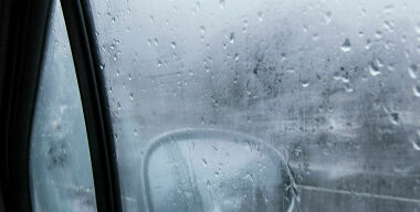 Стоит ли бороться с запотеванием стекол в машине народными лайфхаками