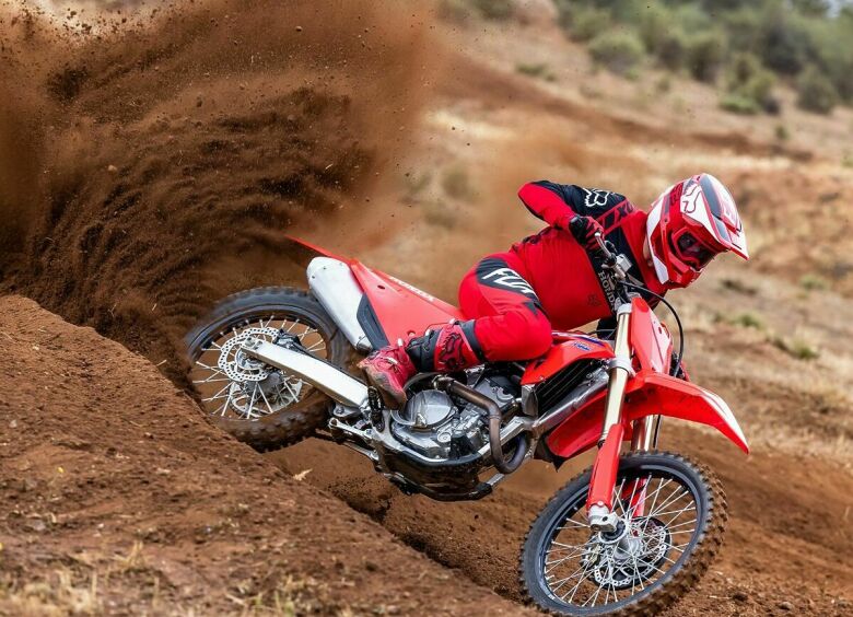 Изображение Малокубатурный внедорожник Honda CRF250R стал легче и мощнее