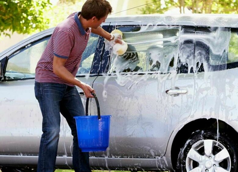 Изображение Почему крайне вредно часто мыть машину летом