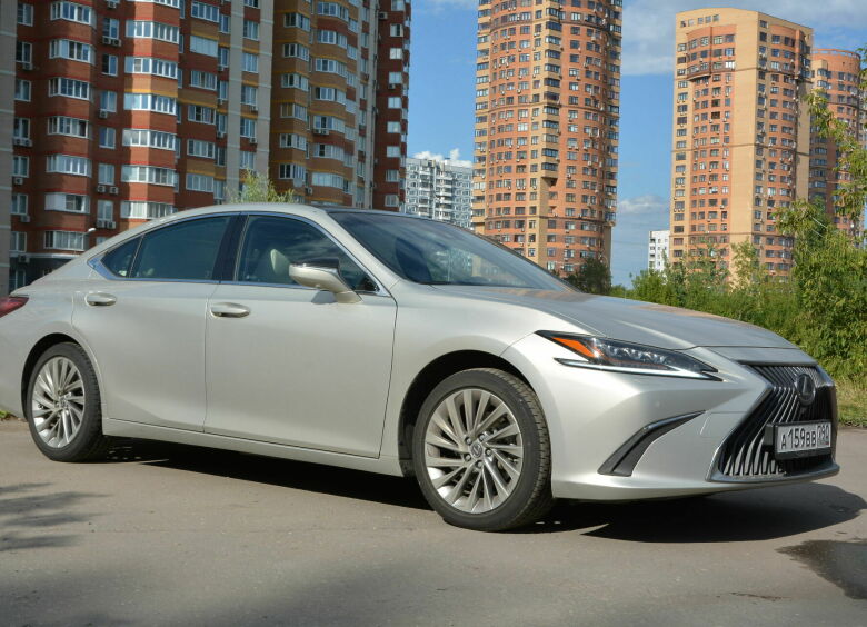 Изображение Своя игра: тест-драйв Lexus ES 250