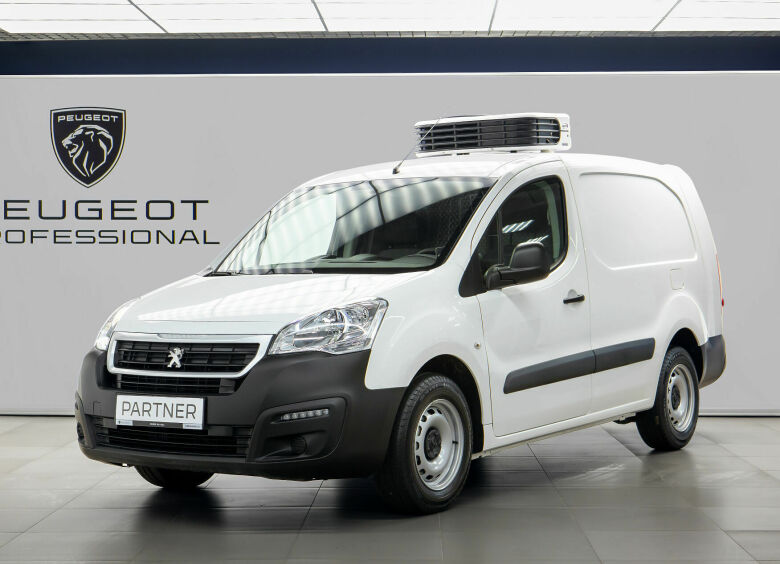 Изображение Peugeot Partner всерьез решил отнять долю рынка у LADA Largus