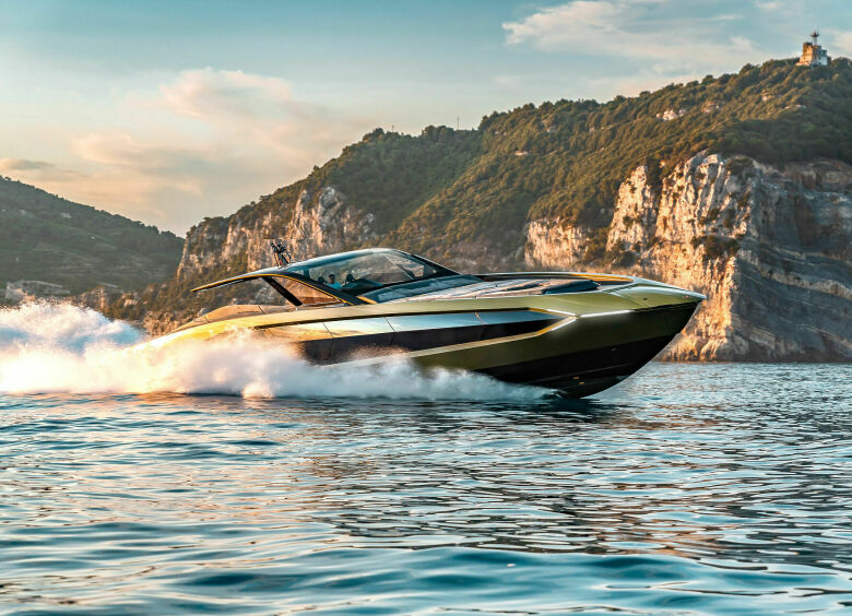 Изображение Lamborghini построила новейшую моторную яхту из гиперкара