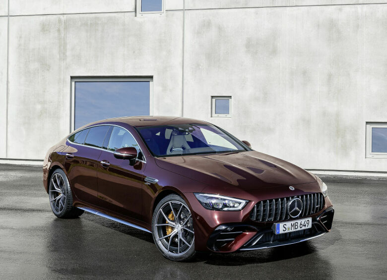 Изображение Лифтбек Mercedes-AMG GT пережил «модное обновление»