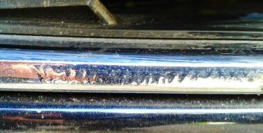 Почему хром на кузове автомобиля может зацвести даже летом