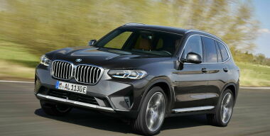 BMW X3 после рестайлинга получил пугающе огромные «ноздри»: известны цены