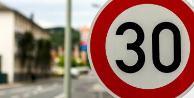 Треть россиян против ограничения скорости до 30 км/ч в городах