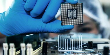 Китайцы грозятся найти настоящего виновника дефицита микрочипов для автопрома