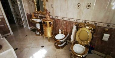 Ставропольский гаишник заявил, что золотой унитаз «достался ему просто так»