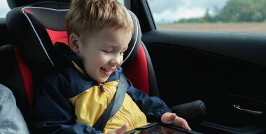 Не заморачивайтесь, развлекая ребенка в дороге, чтобы остаться в своем уме