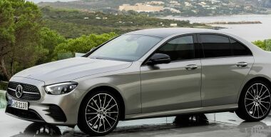 5 самых популярных премиальных седанов на российском рынке