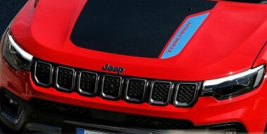 Jeep перестанет выпускать бензиновые и дизельные автомобили