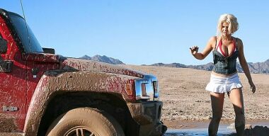 Фото: carstuckgirls