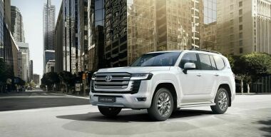 Новый Toyota Land Cruiser 300: цены и старт продаж в России