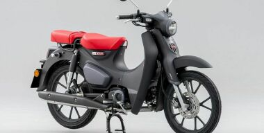 Первый обзор новейшей Honda Super Cup 125