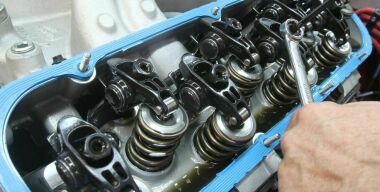 На какие стуки в моторе можно годами не обращать внимания