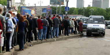 Почему пассажиров по-прежнему вынуждают ездить на «маршрутках-убийцах»