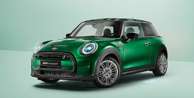 Какие автомобили чаще всего покупают обеспеченные россияне