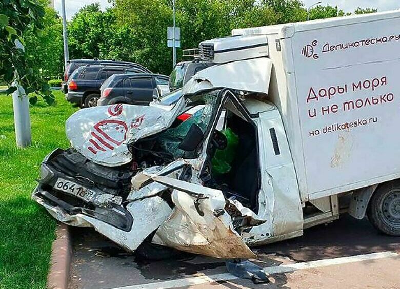 Изображение Фургон, разбитый в ДТП с Ефремовым, выставили на продажу