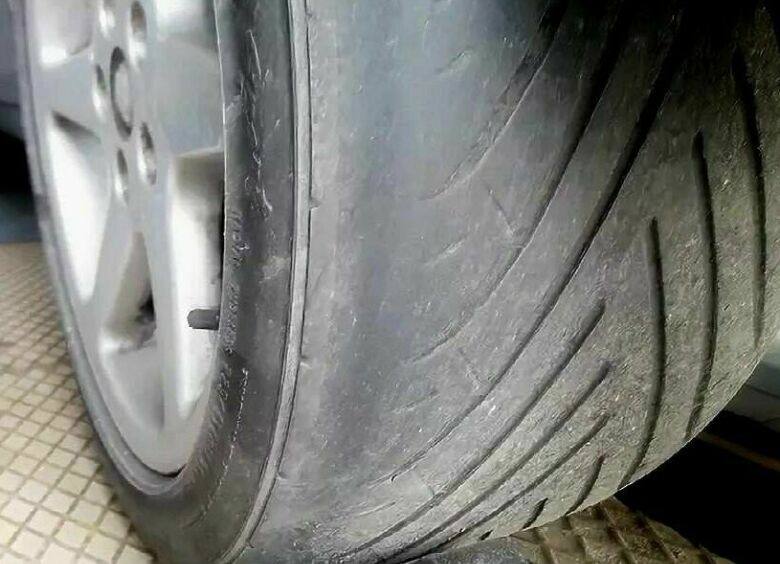 Изображение О каких проблемах в подержанном автомобиле расскажут повреждения на шинах