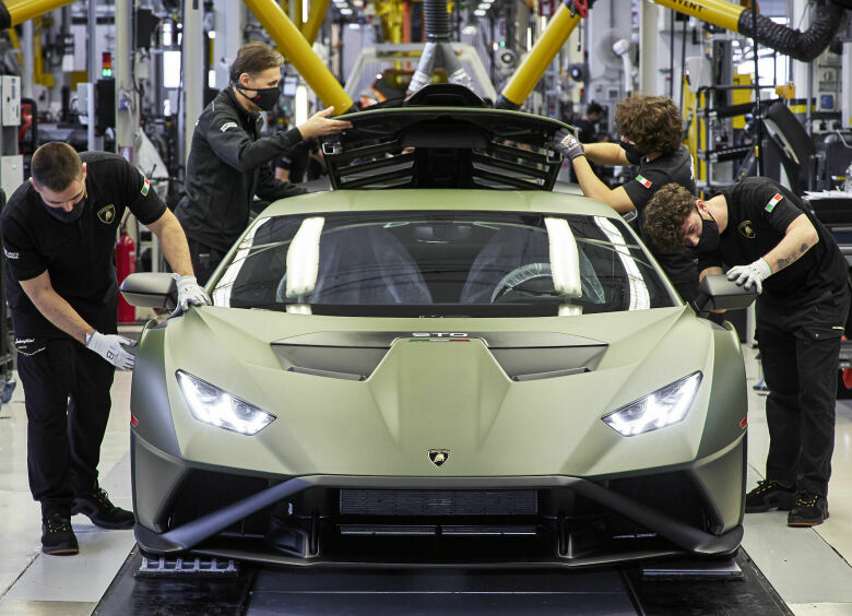 Изображение Плевать на кризис: миллионеры расхватывают суперкары Lamborghini, как горячие пирожки
