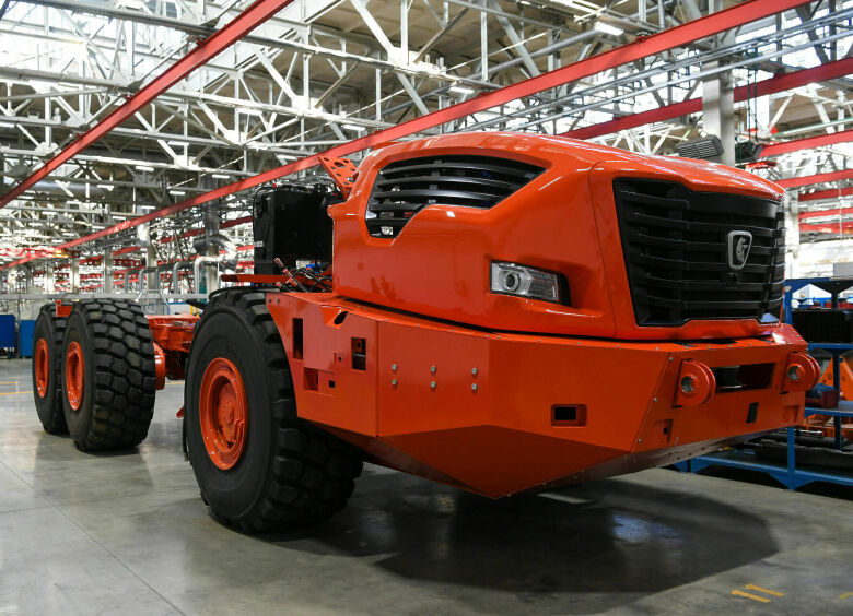 Изображение КамАЗ показал построенный назло БелАЗу огромный грузовик «Геркулес»