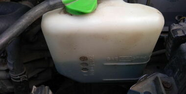 Что делать, если антифриз в расширительном бачке поднялся выше «максимума»