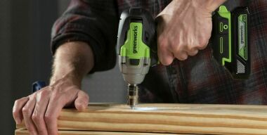 Ключом не подлезешь: как открутить намертво прикипевшую гайку в машине