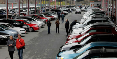 Россияне снова ринулись раскупать автомобильный секонд-хенд