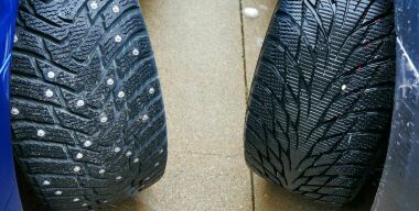 Как себя вести с гаишником, докопавшимся до зимней «резины» летом