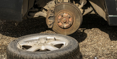 На чем экономят шиномонтажники, оставляя водителей с большой проблемой