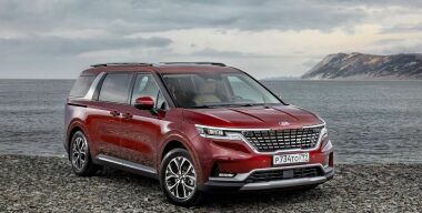 На российский рынок вышел кроссвэн Kia Carnival