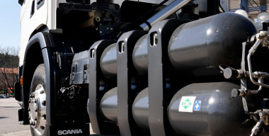 Почему газ для большого грузовика — это очень выгодно