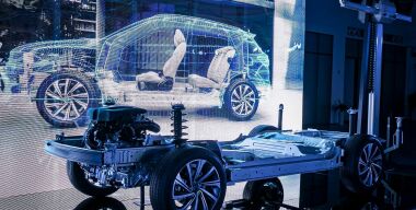 Geely привезет в Россию новую модель с «мягким гибридом»