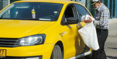 Как поступают таксисты перед поездкой, чтобы заработать побольше денег