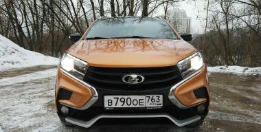 Украинцы массово скупают автомобили LADA
