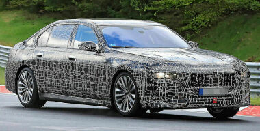 Немцы показали новое поколение седана BMW 7. Пока в камуфляже