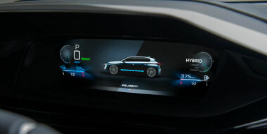 Почему автопром опять переходит на стрелочные приборы вместо цифровых