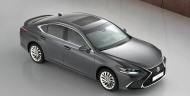 Обновленный Lexus ES предстал во всей красе
